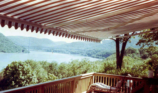 We engineered Madera Retractable Awnings to provide the ultimate user-friendly experience.