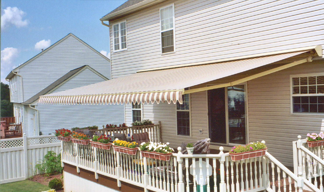 Madera Retractable Awnings bring together luxury, resilience, and automated features. 
